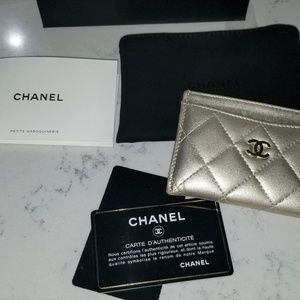 *Authentic* Chanel Lambskin Card Holder- Gold